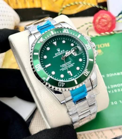 Rolex Submariner Analog Green Dial Round  Men's Watch