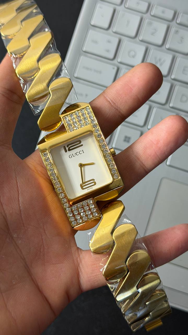 Gu-c-c-! Chemin Des Tourelles White Dial Watch For Men's